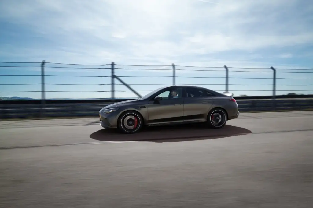 Mercedes AMG CLA 45 4 Motor16