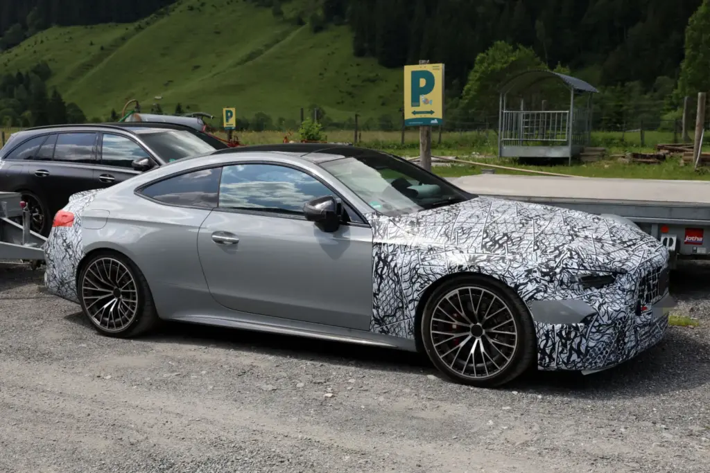 Mercedes-AMG CLE 2027: el V8 volverá con fuerza en el restyling más esperado de la gama 5 Motor16 Mercedes AMG CLE V8 2027 2 Motor16