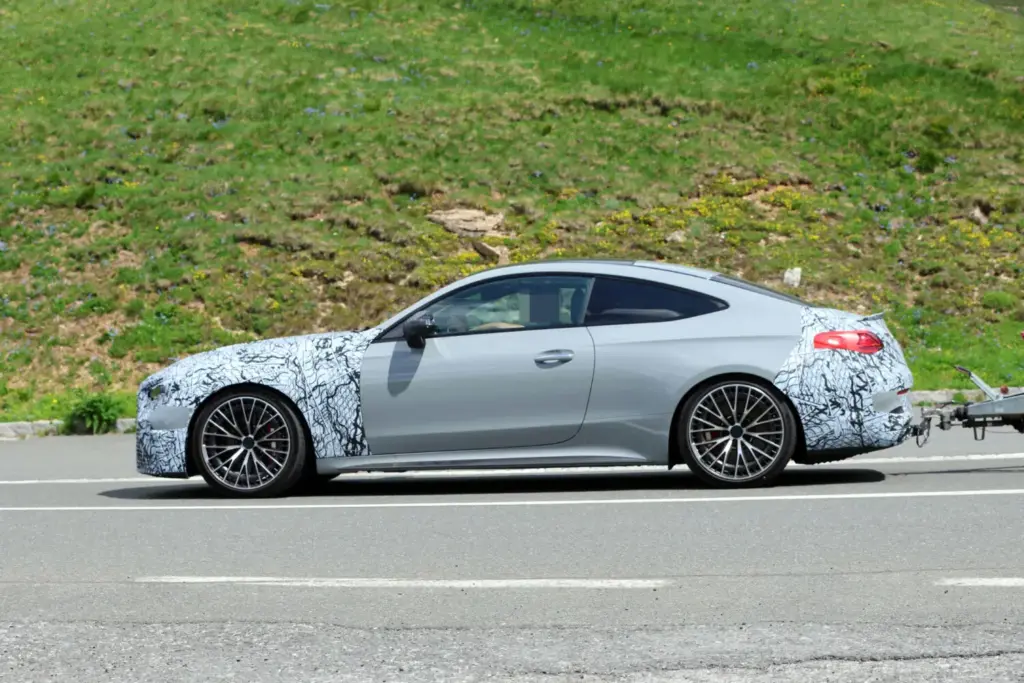 Mercedes-AMG CLE 2027: el V8 volverá con fuerza en el restyling más esperado de la gama 1 Motor16 Mercedes-AMG CLE V8 2027 (20)