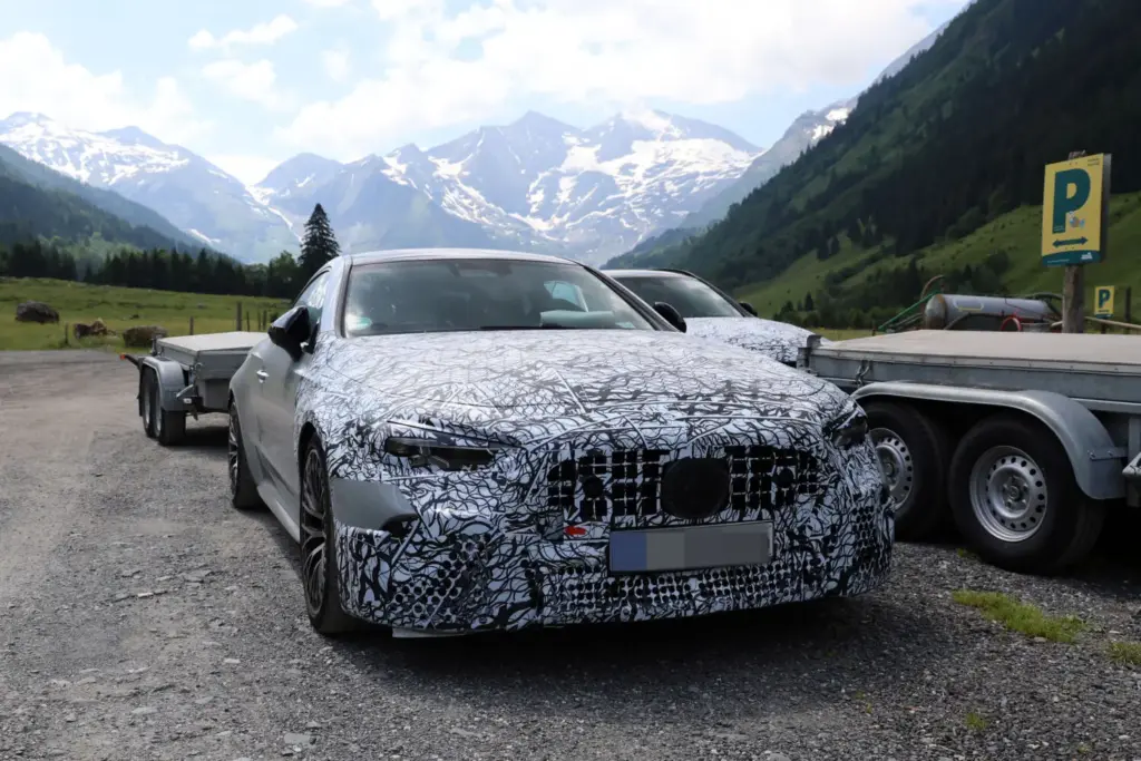 Mercedes-AMG CLE 2027: el V8 volverá con fuerza en el restyling más esperado de la gama 7 Motor16 Mercedes AMG CLE V8 2027 4 Motor16