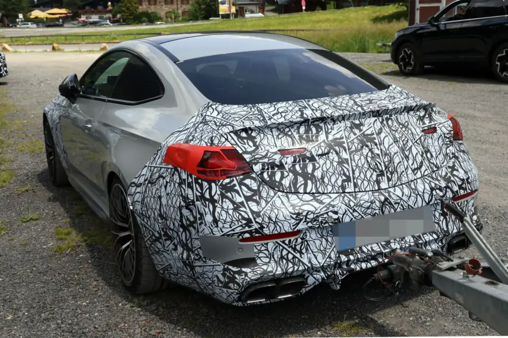 Mercedes-AMG CLE 2027: el V8 volverá con fuerza en el restyling más esperado de la gama 11 Motor16 Mercedes AMG CLE V8 2027 9 Motor16