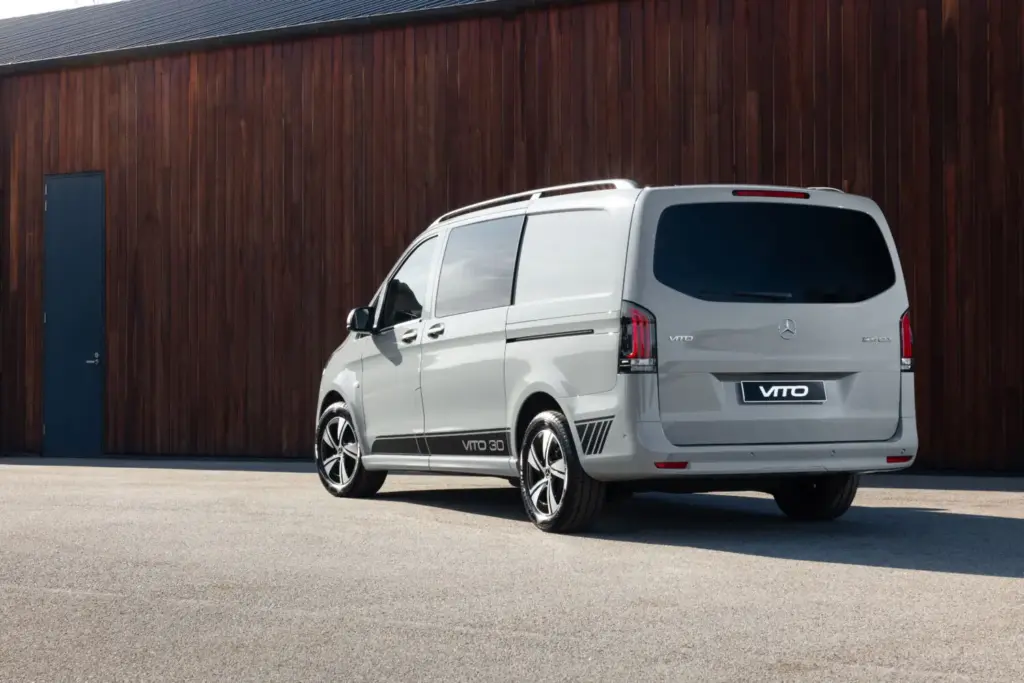 Mercedes-Benz Vito Crew Cab 30th Anniversary Edition: Australia celebra 130 años de furgonetas comerciales 6 Motor16 Mercedes Benz Vito30 002 Motor16