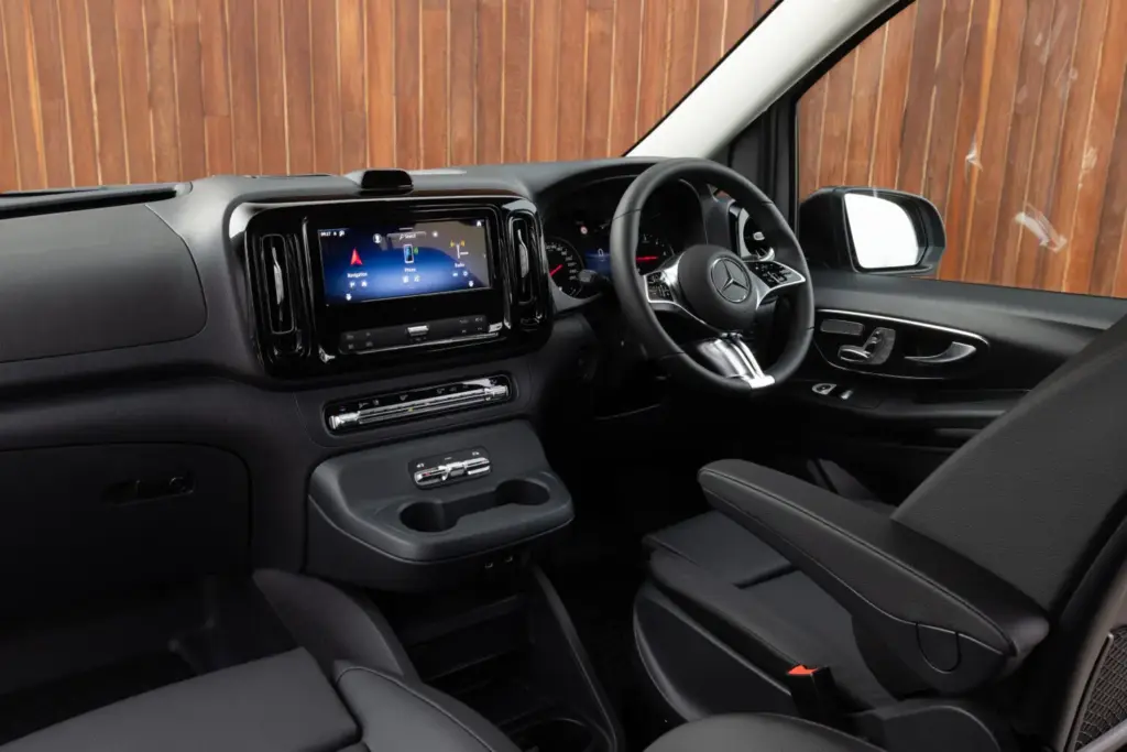 Mercedes-Benz Vito Crew Cab 30th Anniversary Edition: Australia celebra 130 años de furgonetas comerciales 2 Motor16 Mercedes Benz Vito30 048 Motor16