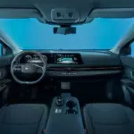 El Nissan Ariya 2026 estrena Google Maps integrado, V2L y carga inalámbrica de 15W