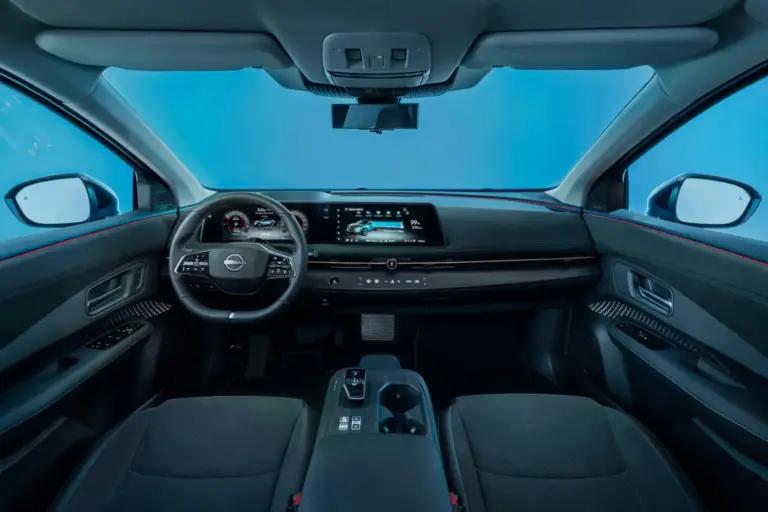 El Nissan Ariya 2026 estrena Google Maps integrado, V2L y carga inalámbrica de 15W