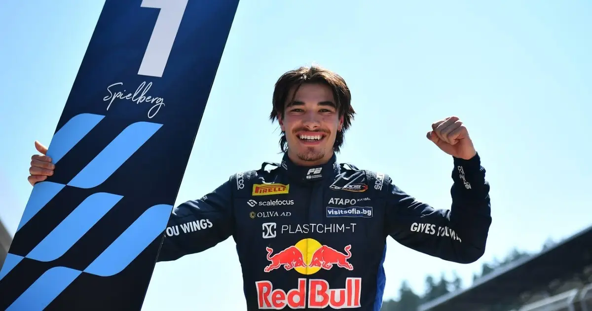 Nikola Tsolov encadena tres victorias en F2 y arrebata el liderato a Minì en Silverstone