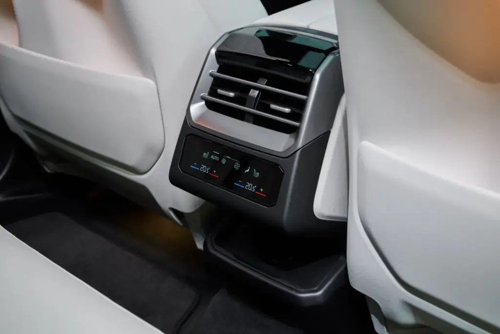 Así es la quinta generación del BMW X5, que llega con cinco tecnologías diferentes 52 Motor16 Nuevo BMW iX5 46 Motor16