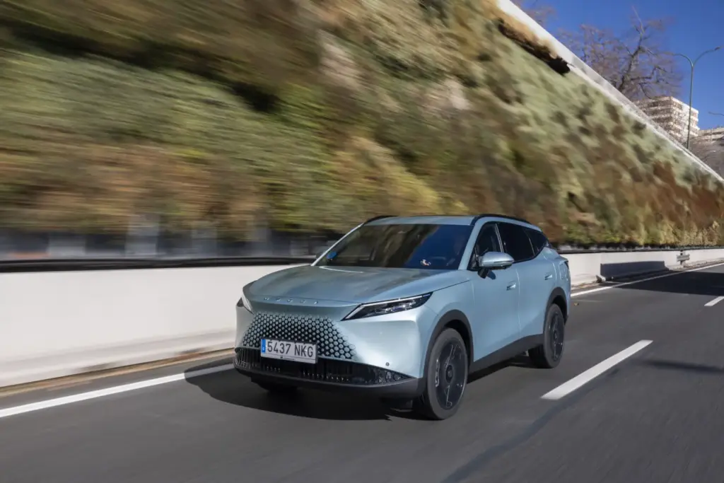 OMODA 7 SHS híbrido enchufable: estilo y espacio en un atractivo SUV fastback 10 Motor16 OMODA 7 SHS HIBRIDO ENCHUFABLE 2 Motor16