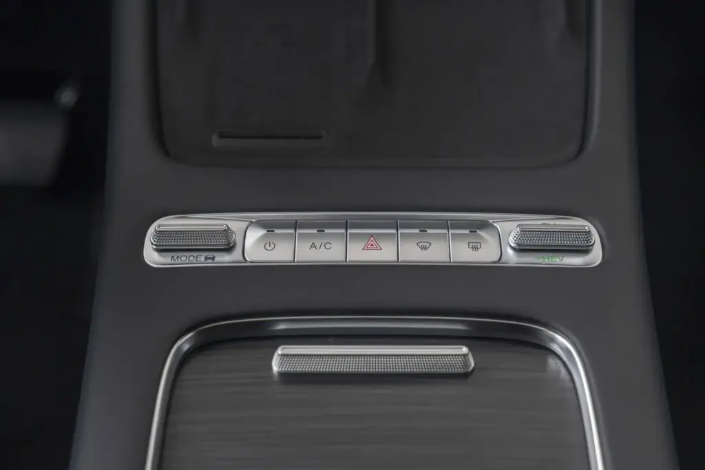 OMODA 7 SHS híbrido enchufable: estilo y espacio en un atractivo SUV fastback 41 Motor16 OMODA 7 SHS HIBRIDO ENCHUFABLE 33 Motor16