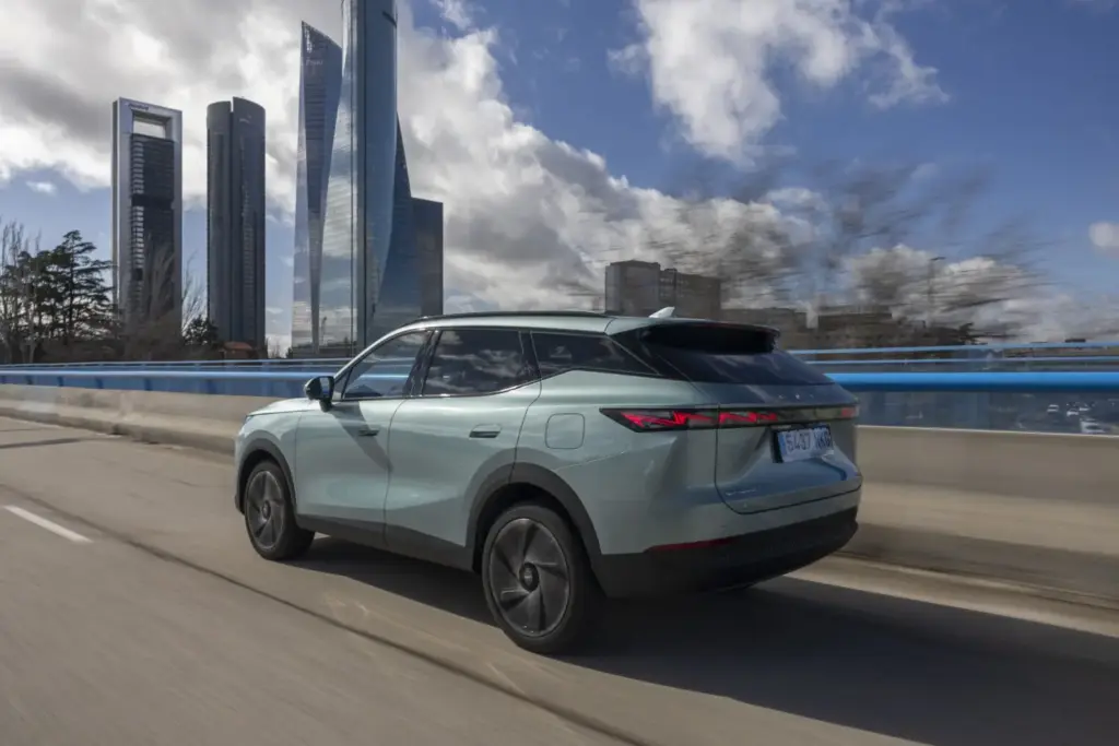 OMODA 7 SHS híbrido enchufable: estilo y espacio en un atractivo SUV fastback 45 Motor16 OMODA 7 SHS HIBRIDO ENCHUFABLE 37 Motor16