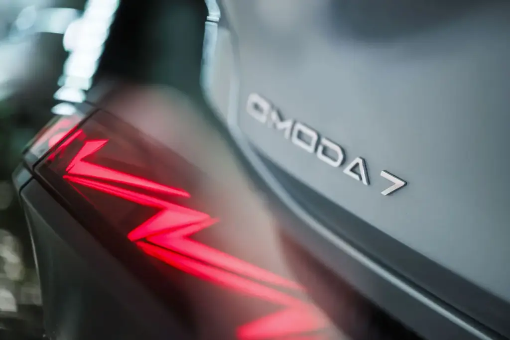 OMODA 7 SHS híbrido enchufable: estilo y espacio en un atractivo SUV fastback 3 Motor16 OMODA 7 SHS HIBRIDO ENCHUFABLE 6 Motor16