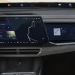 El nuevo BMW X5 2027 estrena pantalla diagonal y display panorámico de serie: el salto multimedia que redefine el salpicadero digital