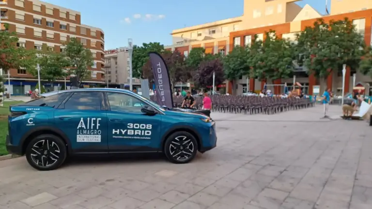 Peugeot se sube a la alfombra roja en Almagro: la marca es coche oficial del Festival de Cine