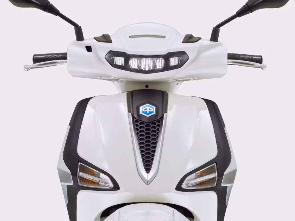 Piaggio retira del mercado el Liberty 2026 por un faro defectuoso: ¿afecta a España? 4 motor16 Piaggio Liberty 125 img 1920x1440 Faro 1 Motor16
