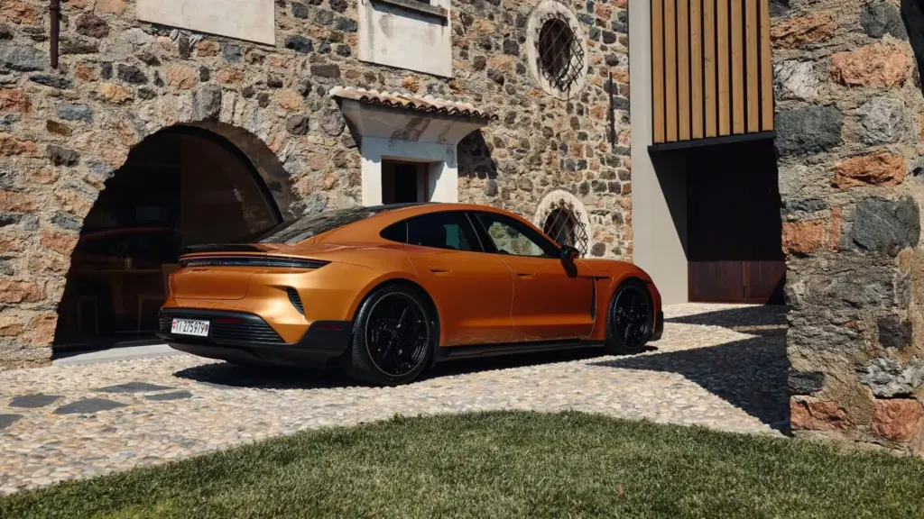 Porsche Taycan Turbo GT Sonderwunsch: así es el eléctrico de 1.108 CV convertido en pieza única de colección 1 Motor16 Porsche Taycan Turbo GT Sonderwunsch 1 Motor16