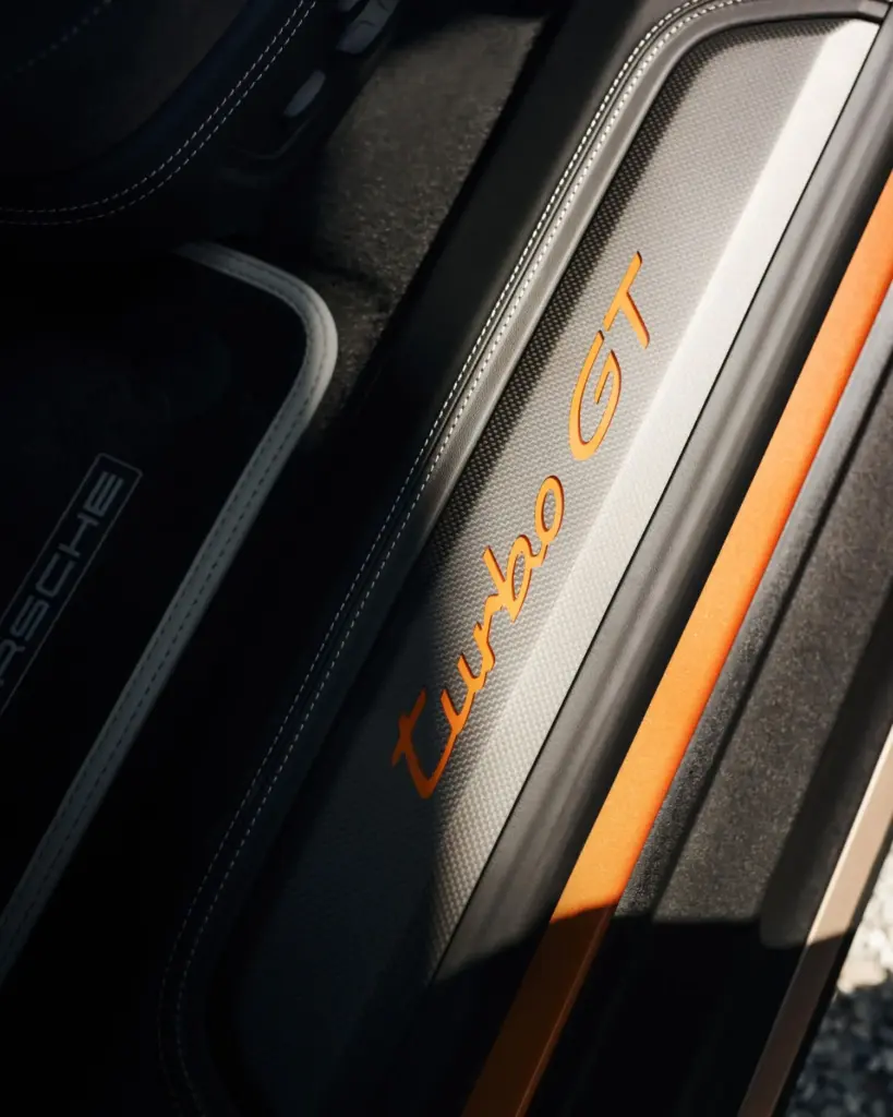 Porsche Taycan Turbo GT Sonderwunsch: así es el eléctrico de 1.108 CV convertido en pieza única de colección 16 Motor16 Porsche Taycan Turbo GT Sonderwunsch 12 Motor16