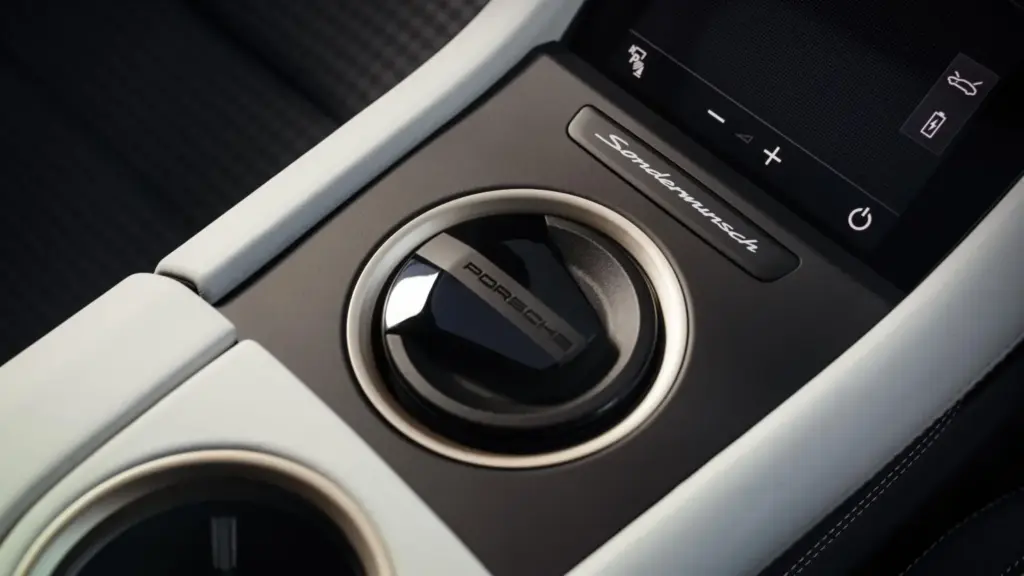Porsche Taycan Turbo GT Sonderwunsch: así es el eléctrico de 1.108 CV convertido en pieza única de colección 22 Motor16 Porsche Taycan Turbo GT Sonderwunsch 18 Motor16