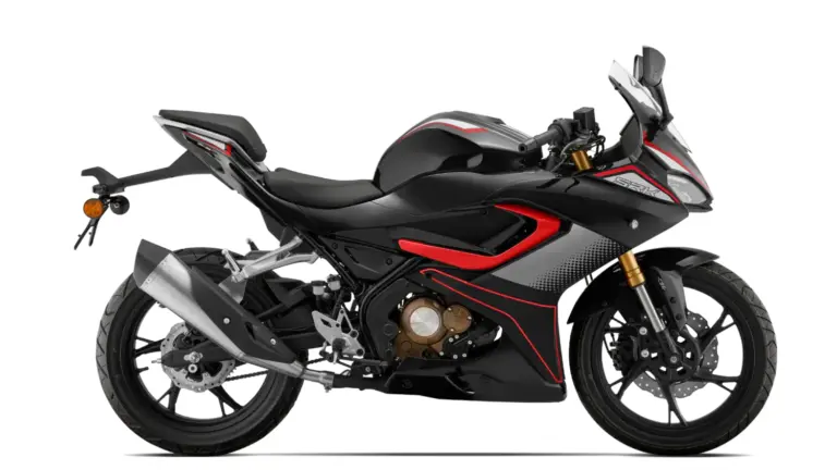 La QJMOTOR SRK 125 R cuesta 3.799 euros e incluye seguro: ahorra hasta 300 euros en la póliza