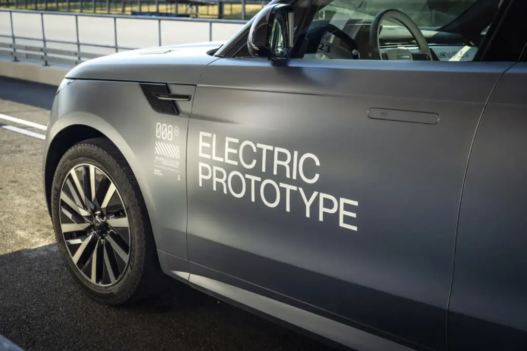 Range Rover confirma la llegada del Sport Electric, su segundo modelo eléctrico de batería 24 Motor16 RANGE ROVER SPORT ELECTRIC 21 Motor16