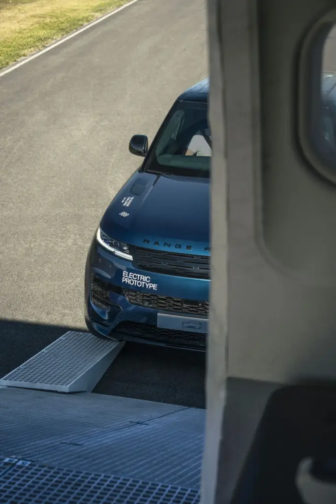 Range Rover confirma la llegada del Sport Electric, su segundo modelo eléctrico de batería 30 Motor16 RANGE ROVER SPORT ELECTRIC 27 Motor16