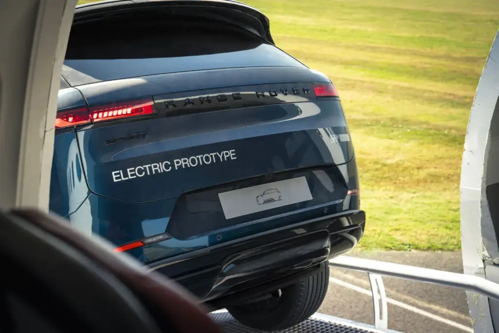Range Rover confirma la llegada del Sport Electric, su segundo modelo eléctrico de batería 31 Motor16 RANGE ROVER SPORT ELECTRIC 28 Motor16