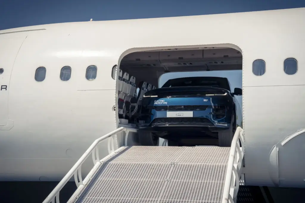 Range Rover confirma la llegada del Sport Electric, su segundo modelo eléctrico de batería 12 Motor16 RANGE ROVER SPORT ELECTRIC 9 Motor16
