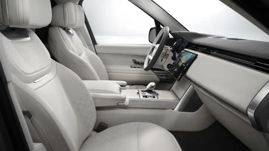 RANGE ROVER SV ULTRA PEBBLE BEACH 10 Motor16