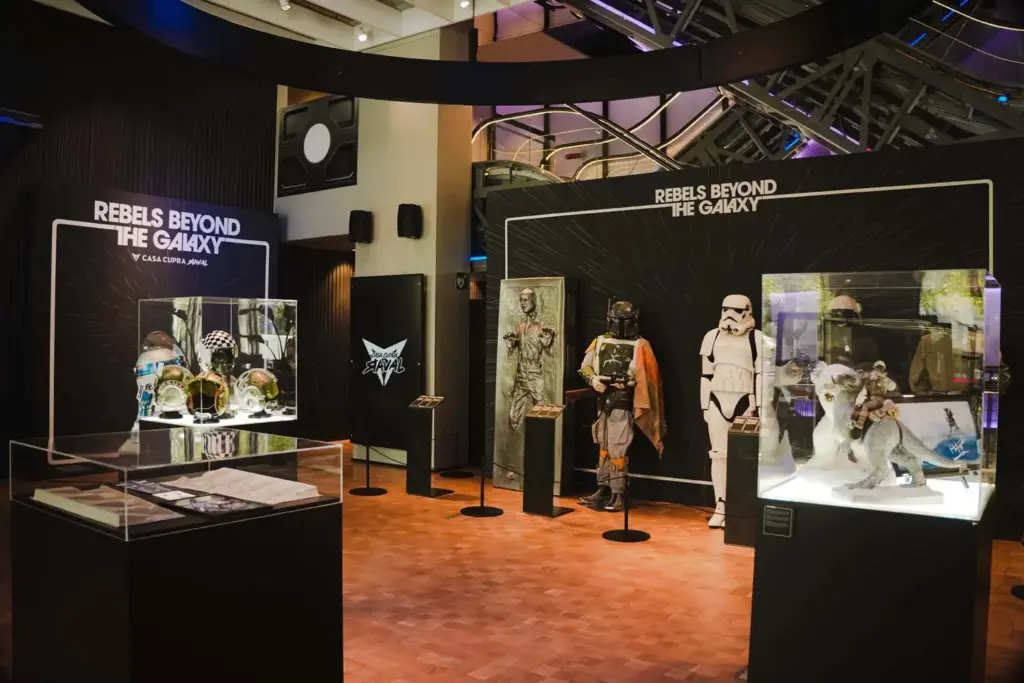 Planazo gratis en Barcelona: Casa CUPRA Raval acoge una de las mayores colecciones privadas de Star Wars de Europa 5 Motor16 REBELS BEYOND THE GALAXY 4 Motor16