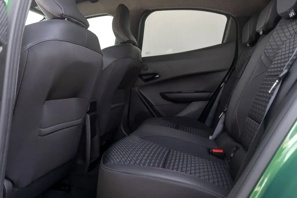 Comparativa Renault Clio Full Hybrid e-TECH Techno / Toyota Yaris Hybrid 130 Style 30 Motor16 Renault Clio Full Hybrid e Tech 13 Motor16