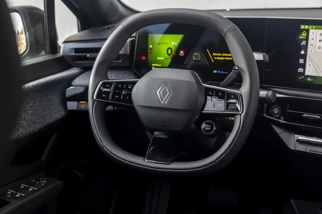 Comparativa Renault Clio Full Hybrid e-TECH Techno / Toyota Yaris Hybrid 130 Style 38 Motor16 Renault Clio Full Hybrid e Tech 21 Motor16