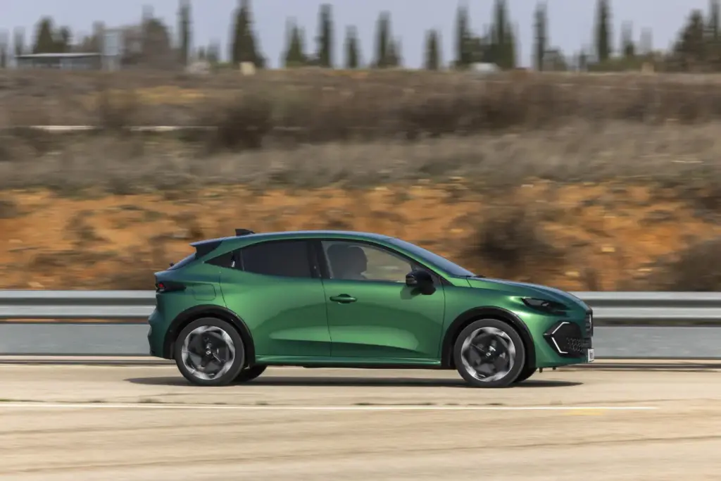 Comparativa Renault Clio Full Hybrid e-TECH Techno / Toyota Yaris Hybrid 130 Style 22 Motor16 Renault Clio Full Hybrid e Tech 5 Motor16