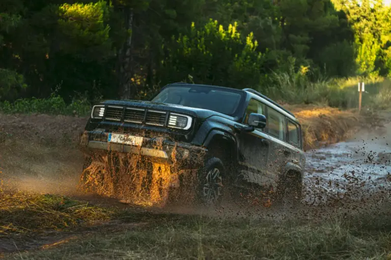 Santana: historia del renacer con el Cajal, el fabricante que nació junto a Land Rover