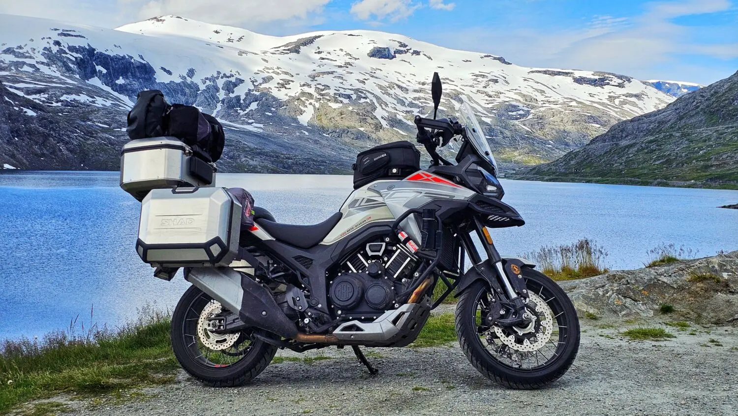 SHAD te acompaña este verano en las 5 mejores carreteras de Europa para disfrutar con la moto