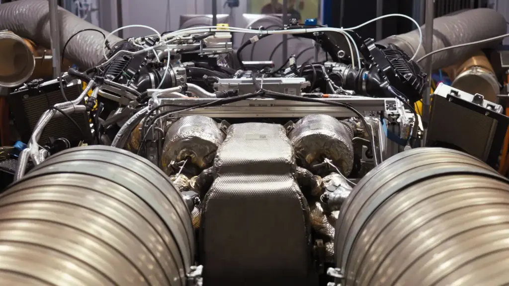 Bugatti Tourbillon, del simulador al mundo real. Así se crea un hiperdeportivo que alcanza los 445 km/h 4 Motor16 Simulador Bugatti Torubillon 3 Motor16