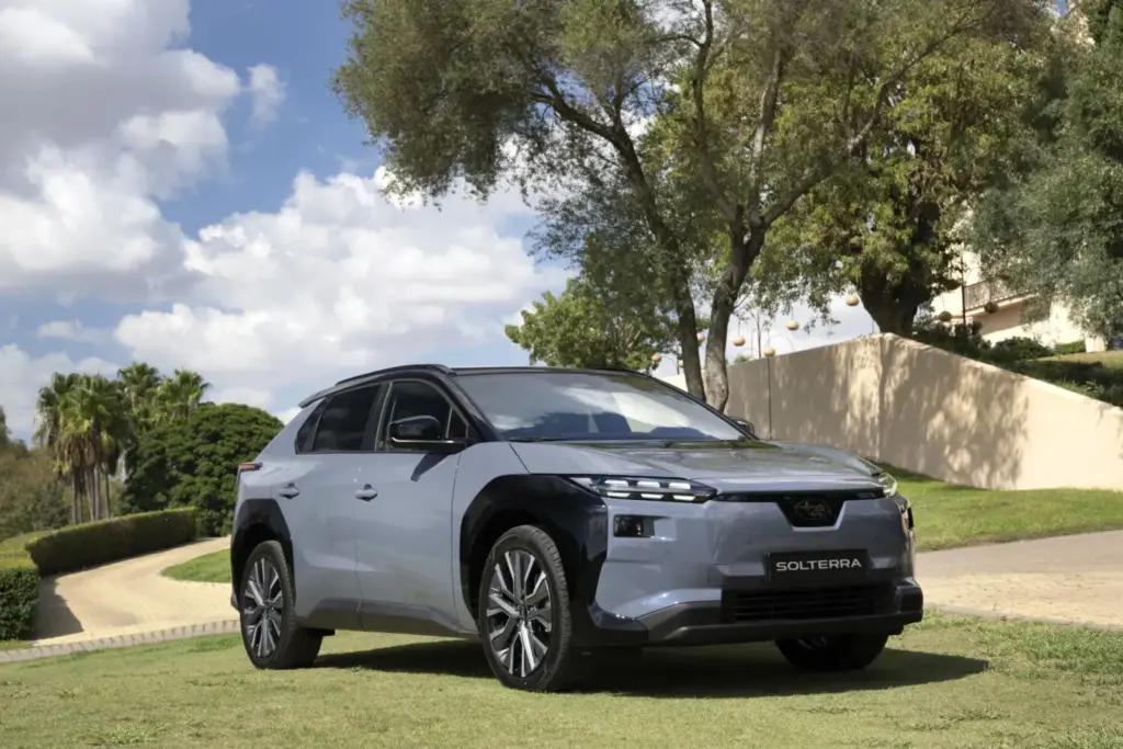Subaru acelera su ofensiva eléctrica. Detalles y precios de sus nuevos Uncharted, E-Outback y Solterra 25 Motor16 Subaru Solterra 2 Motor16