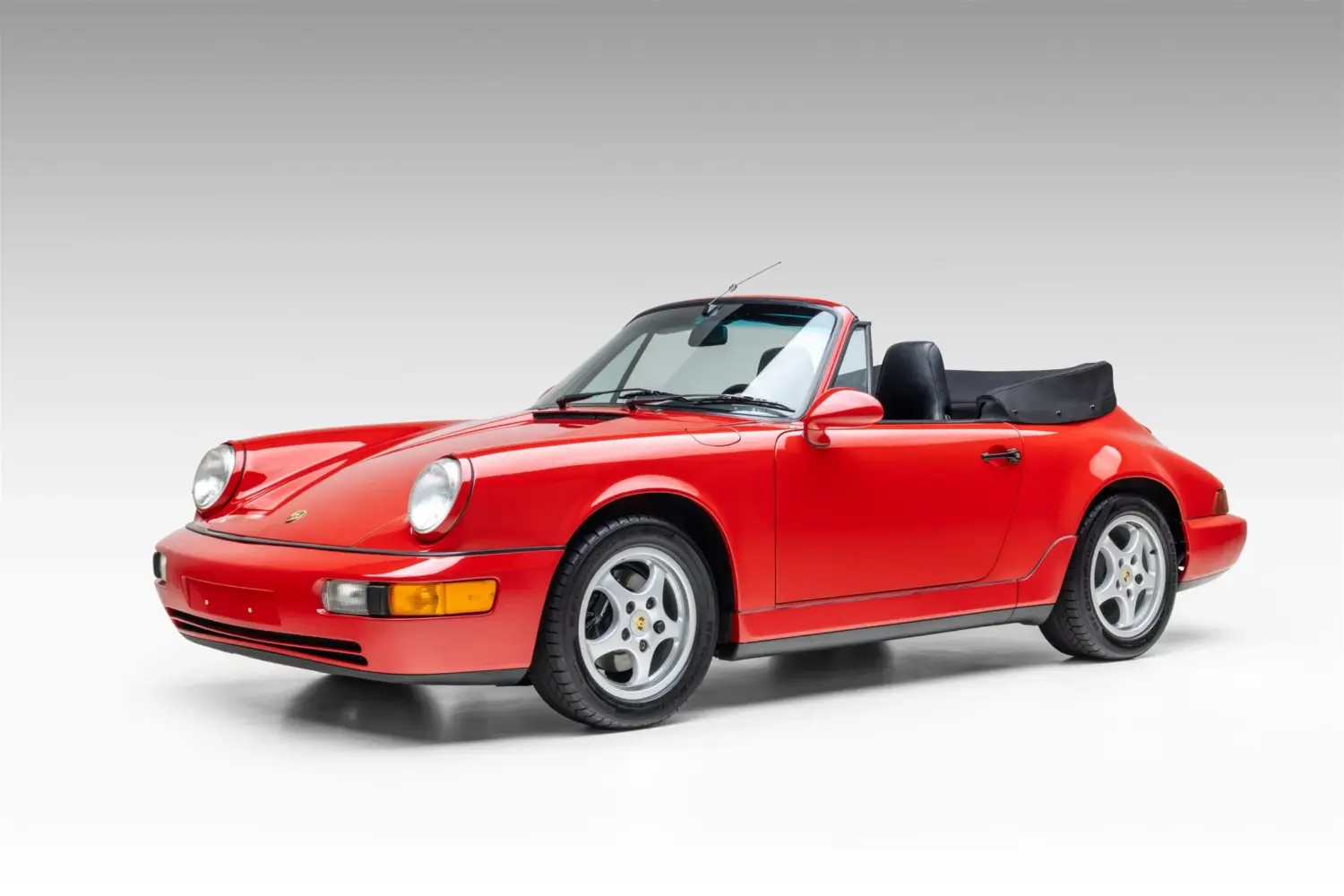 Subasta sin reserva: el Porsche 964 Cabriolet manual que los coleccionistas esperan