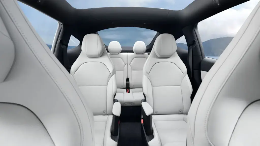 Tesla Model Y L: tres filas de asientos, pantalla de 16 pulgadas y solo 3 km menos de autonomía 1 Motor16 TESLA ModelYL na 82 Motor16