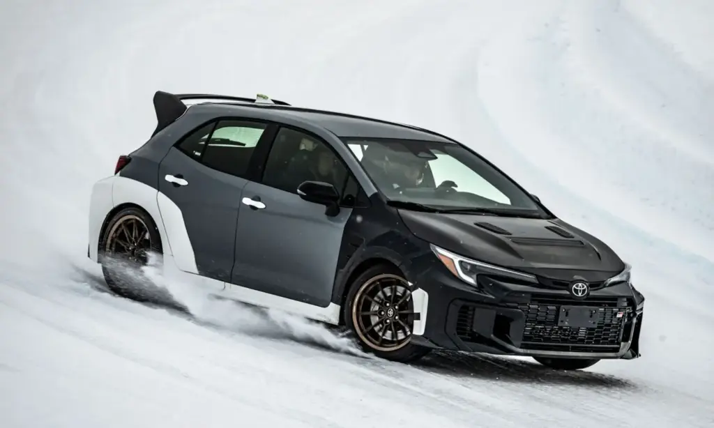 TOYOTA GRMN COROLLA 2026 3 Motor16