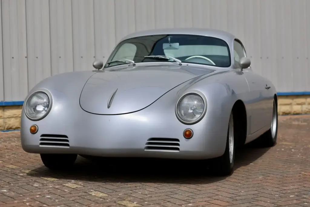 Thornley Kelham reinterpreta el 356A, el primer coche de competición de Porsche 5 Motor16 Thornley Kelham 356 European SL 1 Motor16