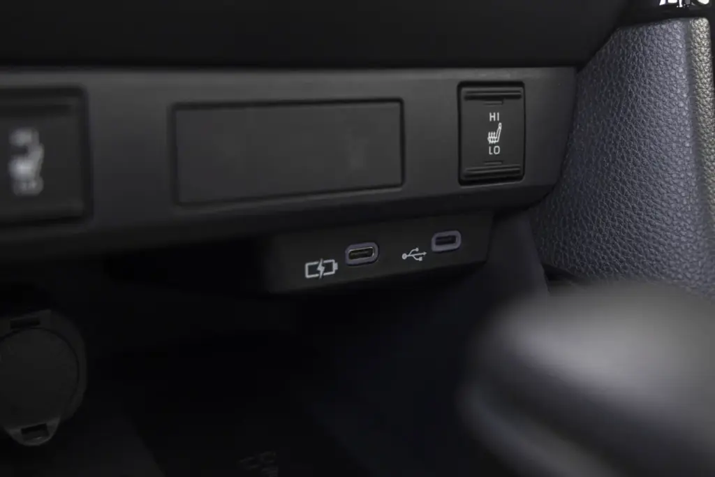 Comparativa Renault Clio Full Hybrid e-TECH Techno / Toyota Yaris Hybrid 130 Style 50 Motor16 Toyota Yaris 130H 11 Motor16