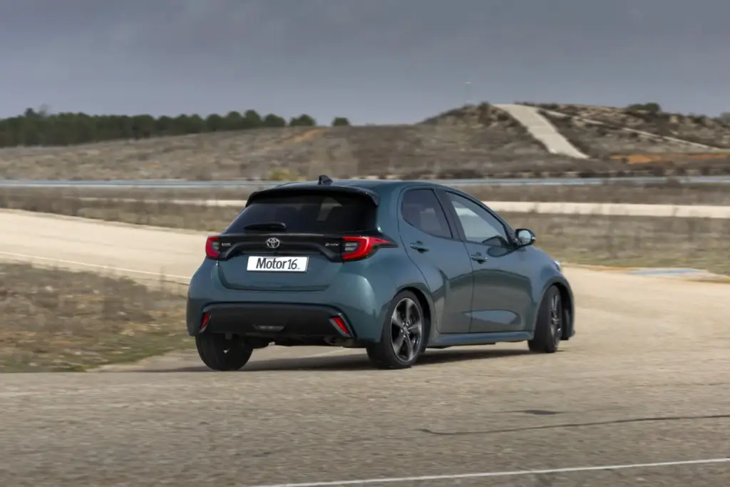 Comparativa Renault Clio Full Hybrid e-TECH Techno / Toyota Yaris Hybrid 130 Style 6 Motor16 Toyota Yaris 130H 2 Motor16