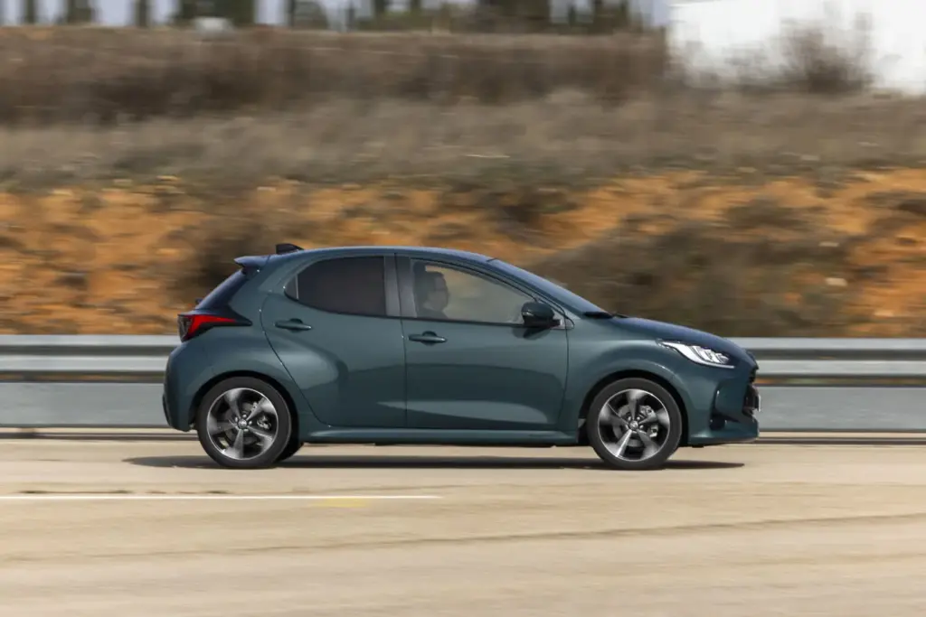 Comparativa Renault Clio Full Hybrid e-TECH Techno / Toyota Yaris Hybrid 130 Style 43 Motor16 Toyota Yaris 130H 4 Motor16