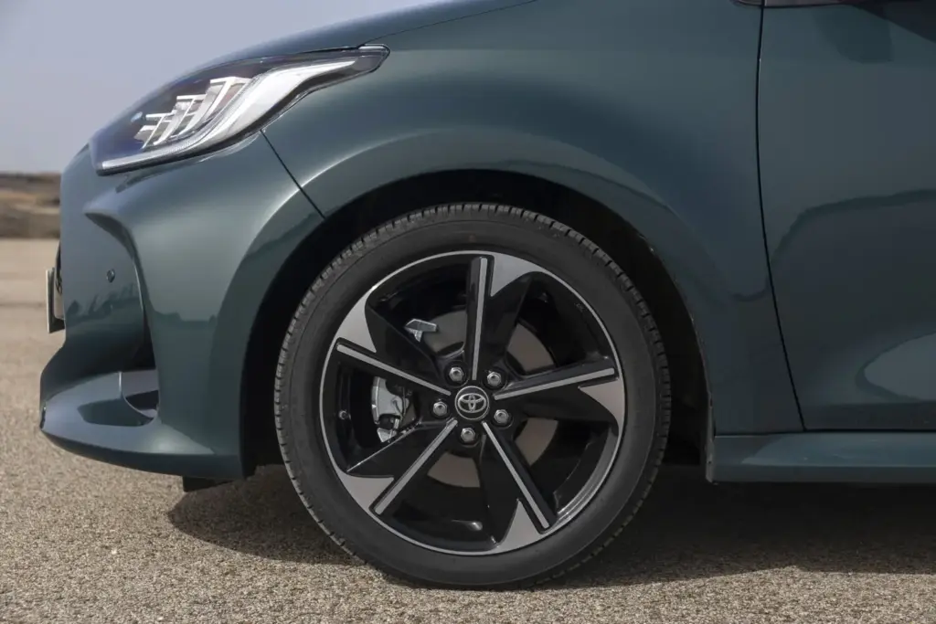 Comparativa Renault Clio Full Hybrid e-TECH Techno / Toyota Yaris Hybrid 130 Style 47 Motor16 Toyota Yaris 130H 8 Motor16