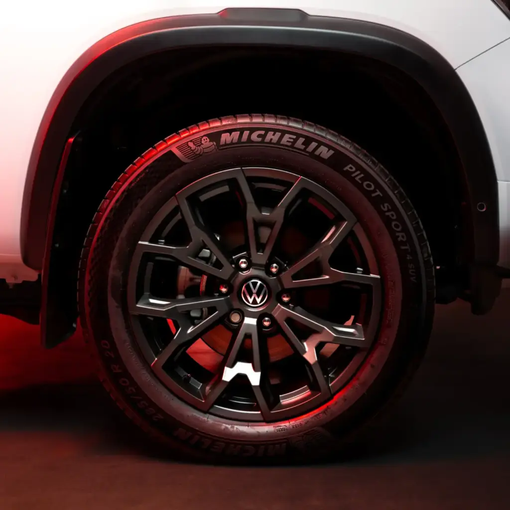Volkswagen crea en Australia el Amarok W600, un pick up exclusivo con ADN Walkinshaw de Fórmula 1 12 Motor16 VOLKSWAGEN AMAROK W600 WALKINSHAW 5 Motor16