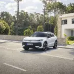 El Volkswagen T-Roc 1.5 TSI Hybrid ya tiene precio, pero ¿cómo queda frente a sus rivales?