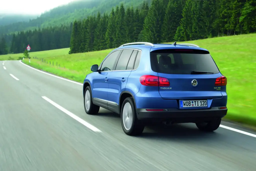 20 años del Volkswagen Tiguan: de concepto a superventas global 12 Motor16 VOLKSWAGEN TIGUAN 1 TRASERA Motor16