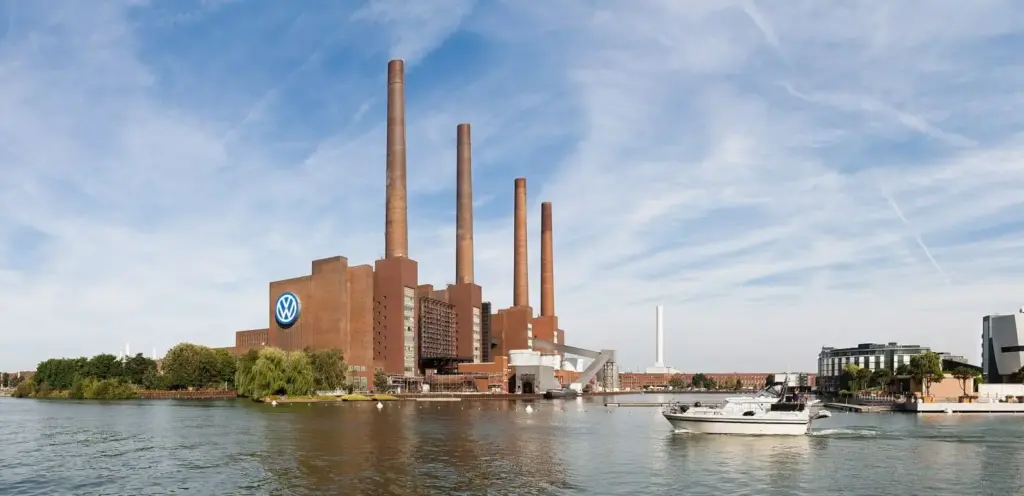 El Plan de Futuro 2030 del Grupo Volkswagen y el camino de SEAT S.A. en ese plan 4 Motor16 VW Werk Altes Heizkraftwerk WB edit Motor16