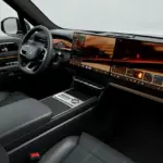 El Zeekr 9X estrena un HUD de 47 pulgadas y una pantalla de techo 3K de 17 pulgadas