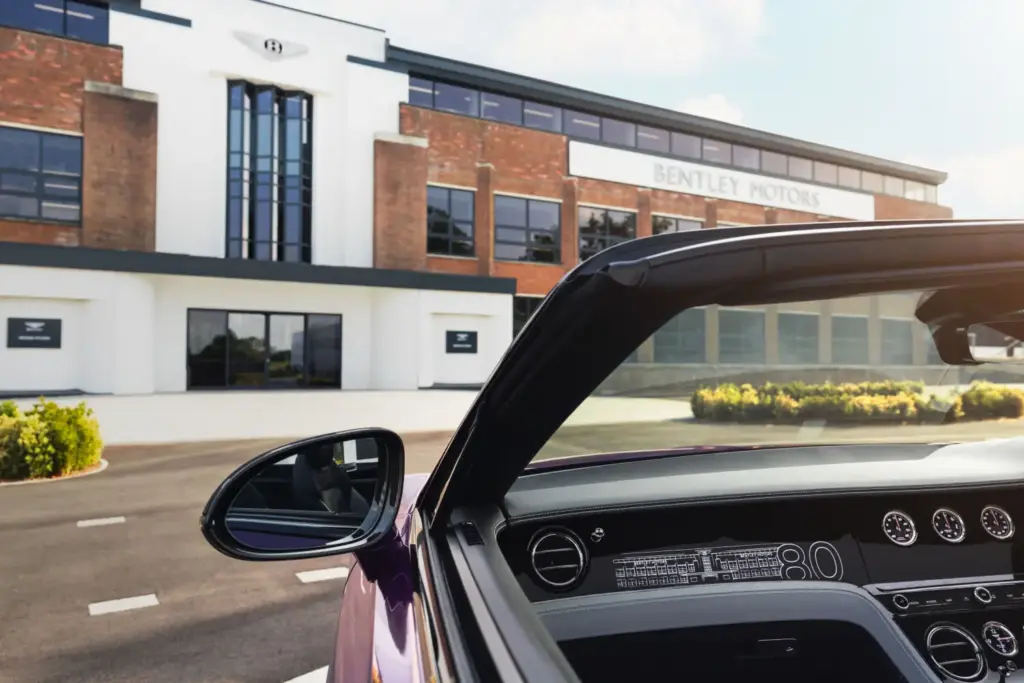 Bentley crea un Continental GTC único para conmemorar 80 años de artesanía en Crewe