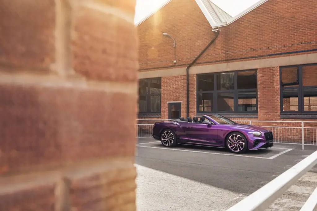 Bentley crea un Continental GTC único para conmemorar 80 años de artesanía en Crewe
